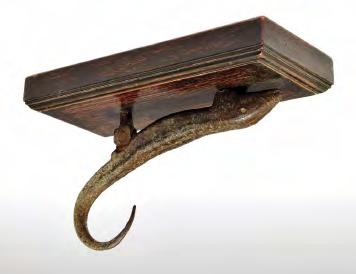 5cm x 100cm 40-60 (+24% BP*) Lot 186 Lot 186 Antique wrought iron door knocker, in the form of a lizard,