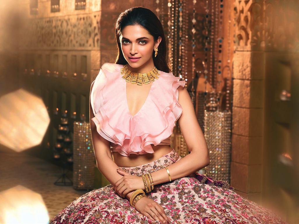 Tanishq s Utsava campaign with Deepika Padukone. Revathi Kant is the evolution of the Indian solitaire with kundan work and uncut gems.