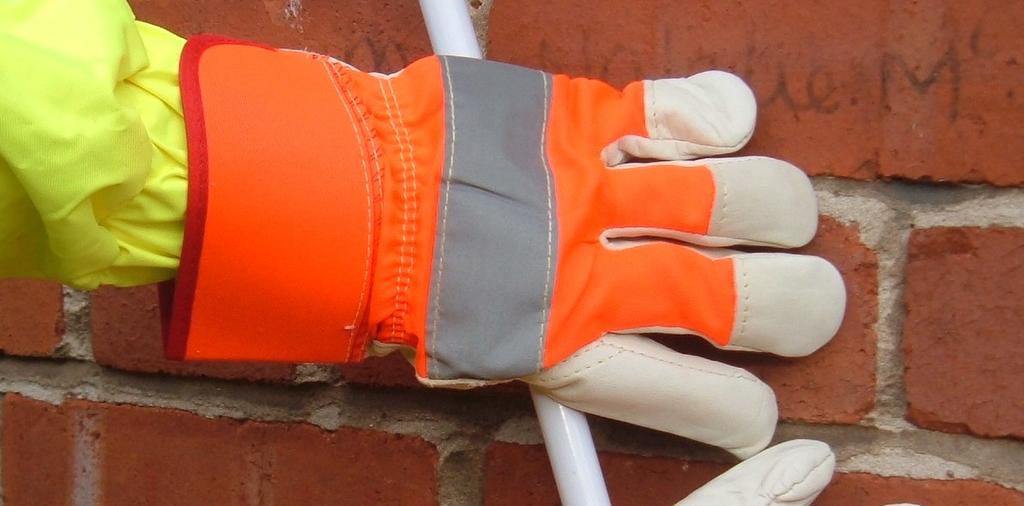 Jersey lined palm Ideal for outdoor work One size only 2.