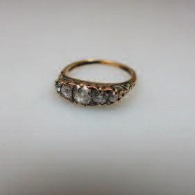 $225/275 171 18k Yellow Gold Ring set with 11 various old cut diamonds (approx.
