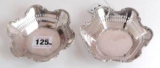 80-100 129 Edward VII Chester silver two handled trophy