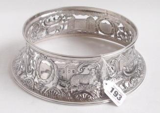 1825, 880 g 850-1,000 193 George III Cork silver wine coaster with reeded top