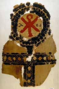 ) grow from the ends of the broadening horizontal arms of the ankh. The middle field in between is unfortunately destroyed beyond recognition, but appears to have had a similar image.