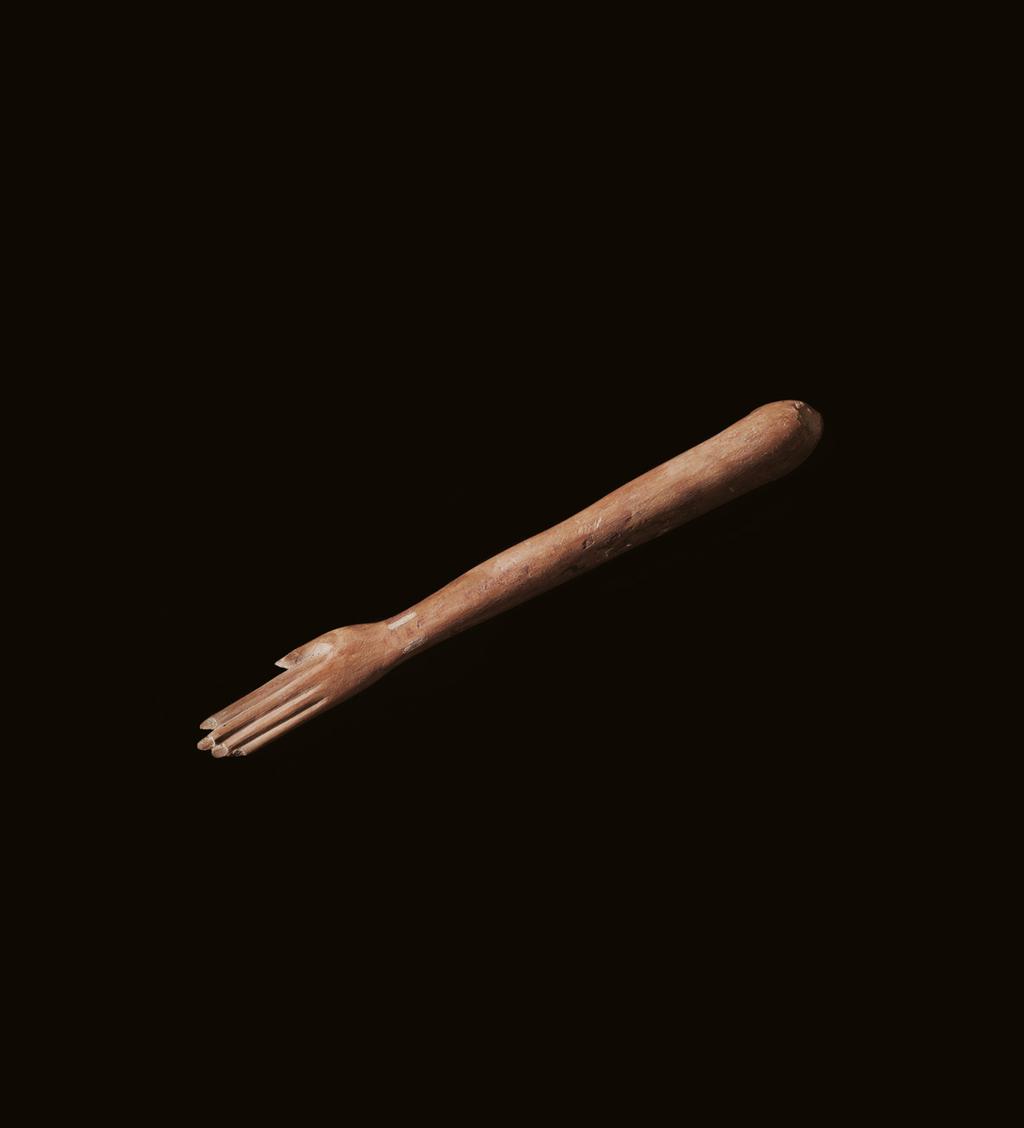 Egyptian arm from a statuette Middle Kingdom, c.2400 BC Wood Length 22.2cm The long, slender left arm with relaxed musculature, straight fingers and concave palm.