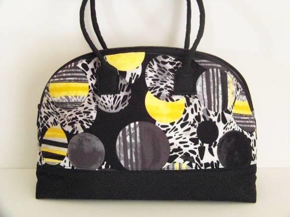 Bridget Handbag Price $25 Zippered top to