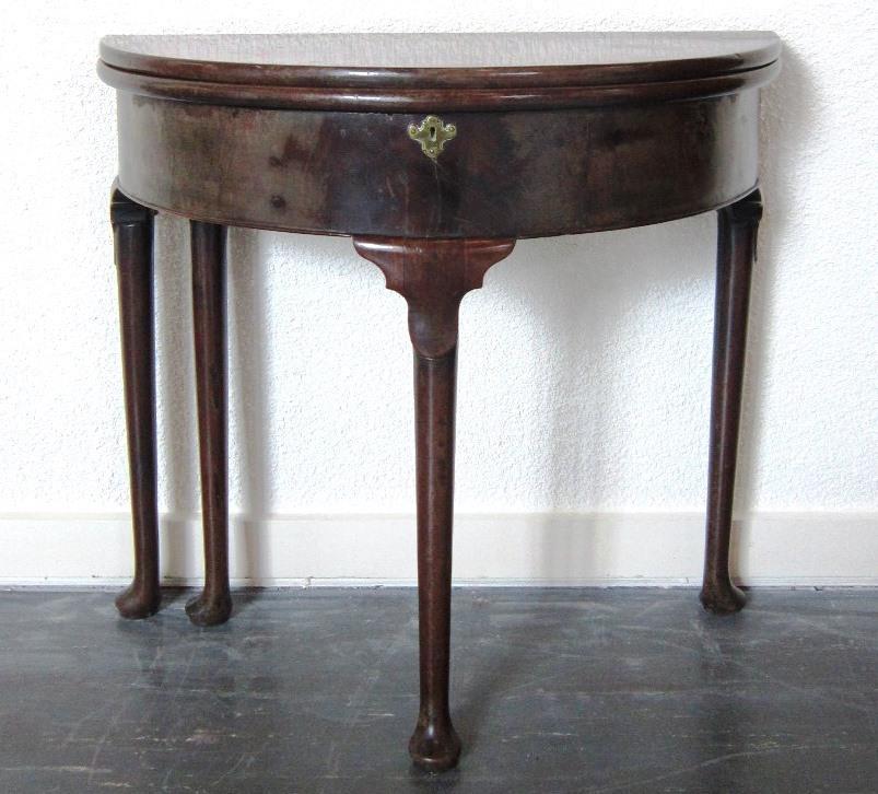 A small square Georgian Washstand with single drawer and a mahogany Night Stand with slide 507.