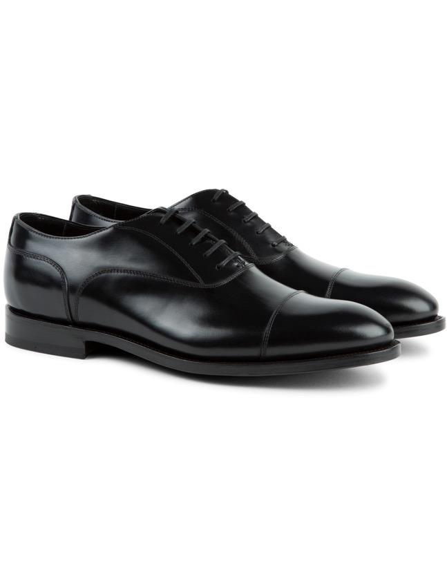 OXFORD LACE-UP A vital piece of footwear when it comes to business meetings and formal events.