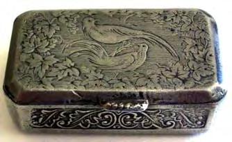Snuff box with two birds on lid, with cast decorated foliate designs and engine turned all