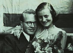 He passed it on to his cousin's daughter, art historian Ingri Krogh-Fladmark (1918-2012) as a wedding present July 8 1942, when she married Per Skou (1911-1982) in Oslo. Thence by descent until today.