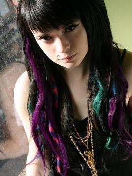 than that of all-over hair color. Horizontal stripes of colors on highlights are also gaining huge popularity.