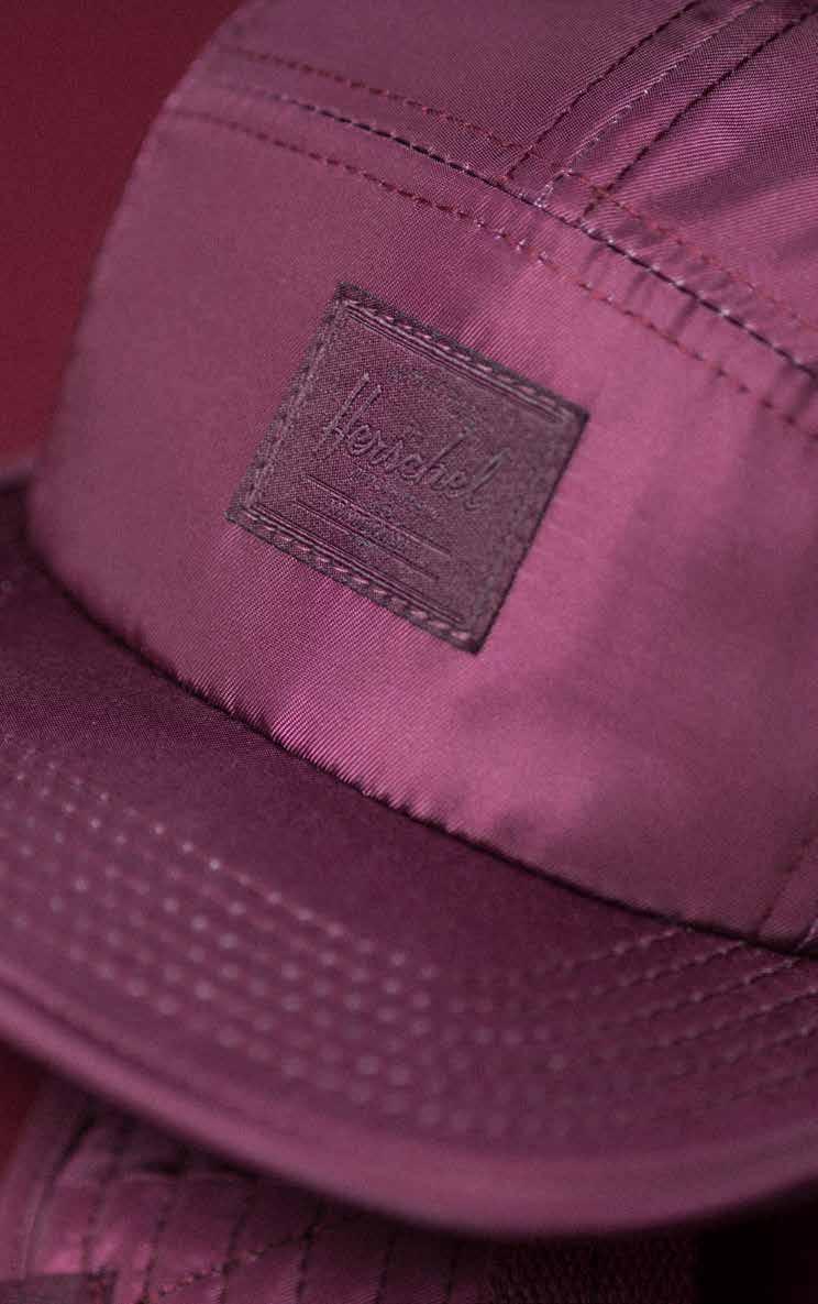 1007 GLENDALE Complemented by authentic military inspired details, the low profile Surplus Glendale cap features a smooth and tactile five-panel crown with custom tonal finishes.