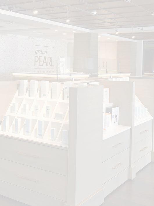 3 2 - LA ROCHE-POSAY POINTS OF SALE The Division drives the dermocosmetics category in dedicated