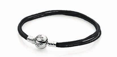 MOMENTS Multistring bracelets We recommend that the Multistring bracelets are worn with a maximum of 7-9 charms.