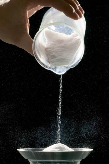 Powder-to-Cream Silica is the key player in the game Powdered Water Hydrophobic fumed silica Coating and stabilizing of water droplets Product suggestions: - AEROSIL R 812 S (INCI: silica silylate) -