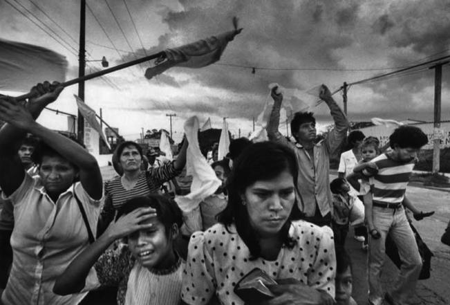 kgrou nd In the course of El Salvador's Civil War, kids were trained in guerrilla warfare, witnessed gruesome deaths in their own neighborhoods, and were even tortured.