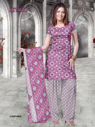 This Designer Kameez easily catches the eyes of viewers.