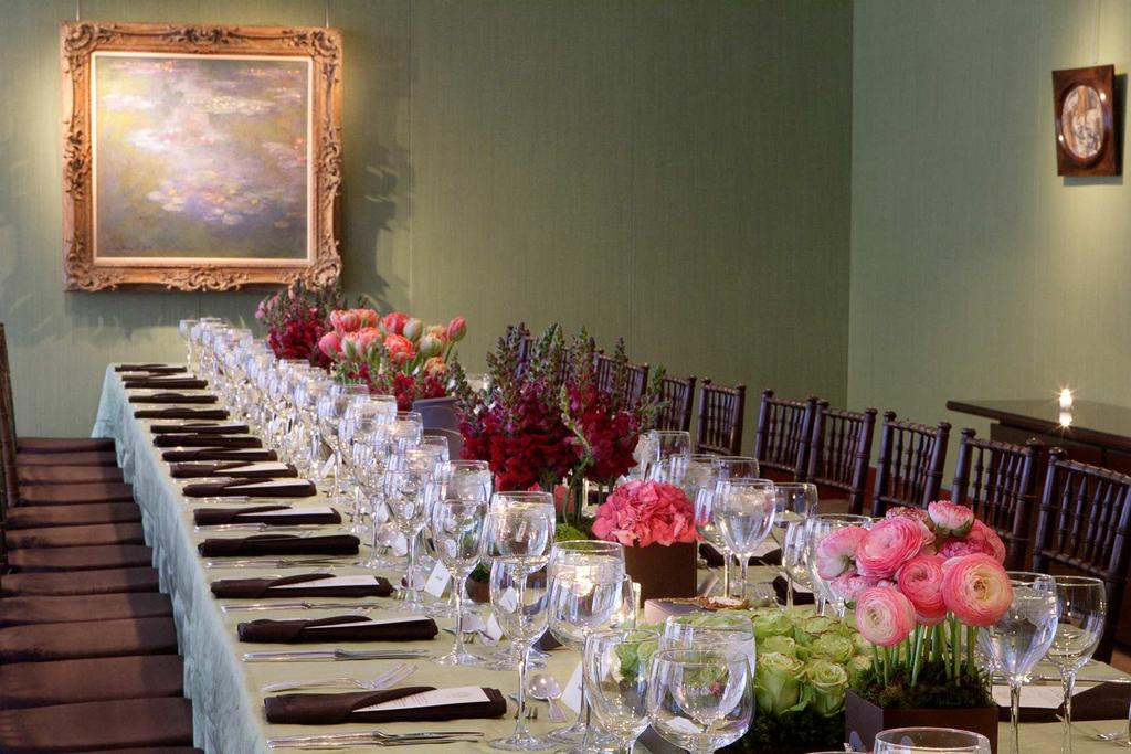 EXECUTIVE BOARDROOMS Christie s boardrooms provide the perfect canvas to create your custom event.