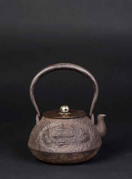 1024 二十世纪铜甪端香炉 A CHINESE BRONZE CENSER A Chinese polished bronze incense burner.