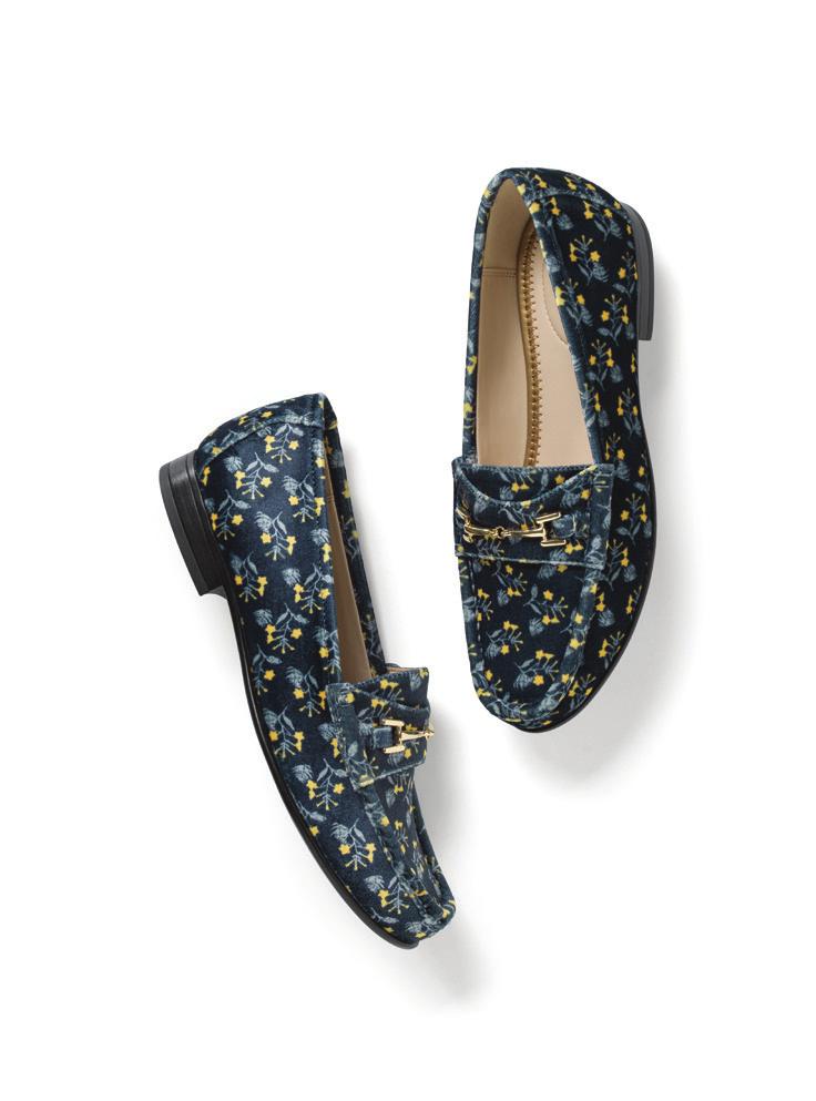2121 6005 6005 Carnaby Loafer full sizes: 5-11, half sizes: 6-10 usa 149 can 189 uk 119 3377