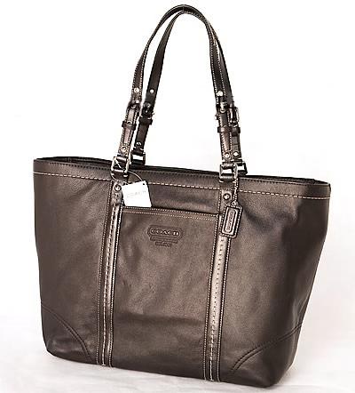 Coach 13100 Leather Large East/West Gallery Tote Silver Black Retail: $432 / Our Price: Call for dealer pricing Coach Style 13100 Leather East/West Gallery