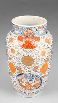 5cm high 347 19th / 20th Century Japanese Imari vase of baluster form, decorated with scrolling