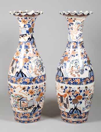 22cm high 100-150 (+ 21% BP*) 450 Pair large 20th Century Chinese vases, baluster form, scallop rims,