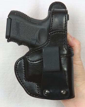 18 CONCEALMENT HOLSTERS H720 PADDLE HOLSTER WITH THUMB BREAK - AUTOMATICS & REVOLVERS This paddle holster is designed for easy removal.