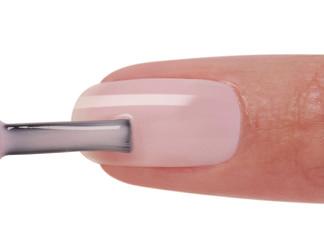 French Manicure: 1. Shake vigorously to blend. 2. Apply one thin layer of your chosen pink to extension edge and nail surface. 4. Apply a second thin layer of Color Coat to the nail surface.