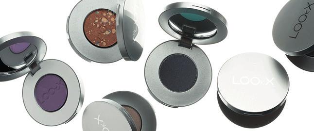 And you are not just receiving a loose eyeshadow, no the team at LOOkX send us eyeshadows with a magnetic box including a mirror. The box has a perfect size to carry with you.