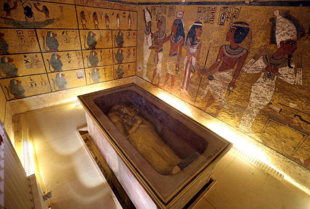 The backgrounds are largely blank with only hieroglyphs filling the space. The most famous item from the tomb is the death mask.