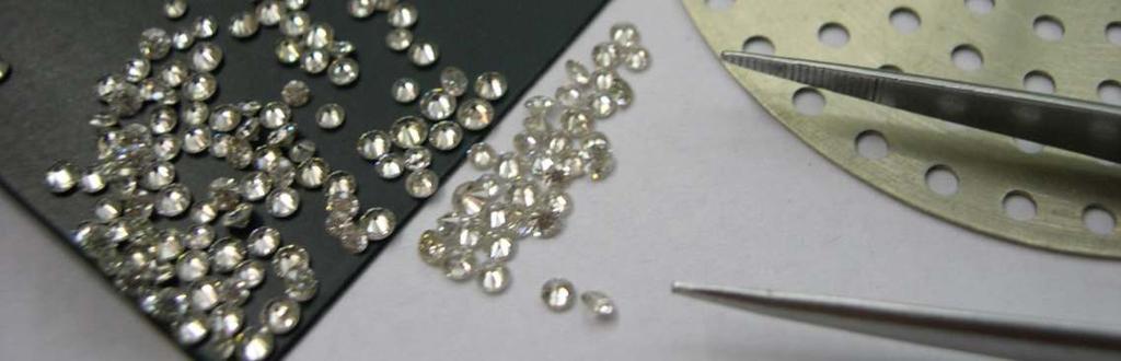 Studying in Mumbai, the diamond trading centre of the world, offers you the unique opportunity to work with diamond parcels provided by the most important and largest diamond companies in the