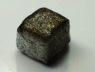 3-03: Opaque black diamond cube from Brazil (Ø: ~5 mm).