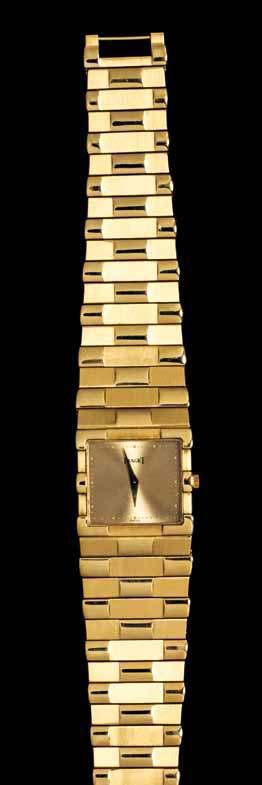 44 An 18 Karat Yellow Gold Ref. 80301 Eureka Wristwatch, Piaget, 31.00 x 25.