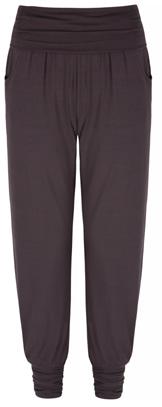 95% Bamboo 5% Elastane Jet Black Storm Grey You won t want to take these super soft, drapey Bamboo jersey trousers off!