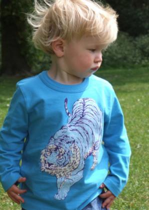 ANIMAL TAILS: Creating ambassadors Products: T-shirts and long sleeved tops for girls, boys and babies.