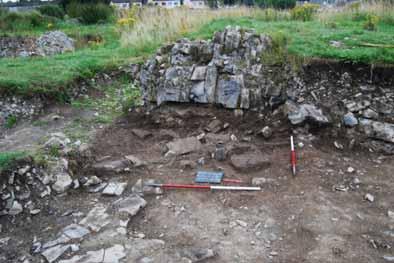 Finola O Carroll C420/E4127 IAFS / Black Friary Excavation that while the basic construction methodology used in building the north wall was similar in both Cuttings 1 and 3, the foundation trench,