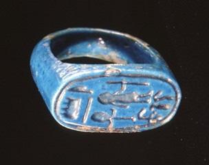 17 (a) Golden ring of Akhenaten [30]. Fig.17 (b) Silver finger-ring of Akhenaten [31]. Fig.19 (a) Tutankhamun non-metallic ring [32]. Fig.19 (b) Glazed Tutankhamun non- metallic ring [33] Fig.