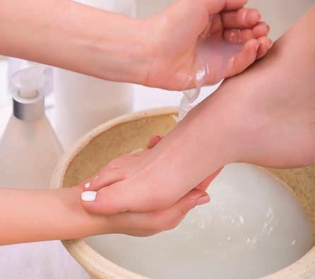Drying your feet after bathing, but how?