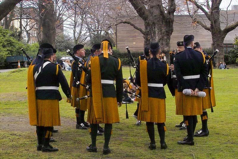 Kilts in Ireland A mix of Irish Defence Force pipers wearing saffron kilts Though the origins of the Irish kilt continue to be a subject of debate, current evidence suggests that kilts originated in