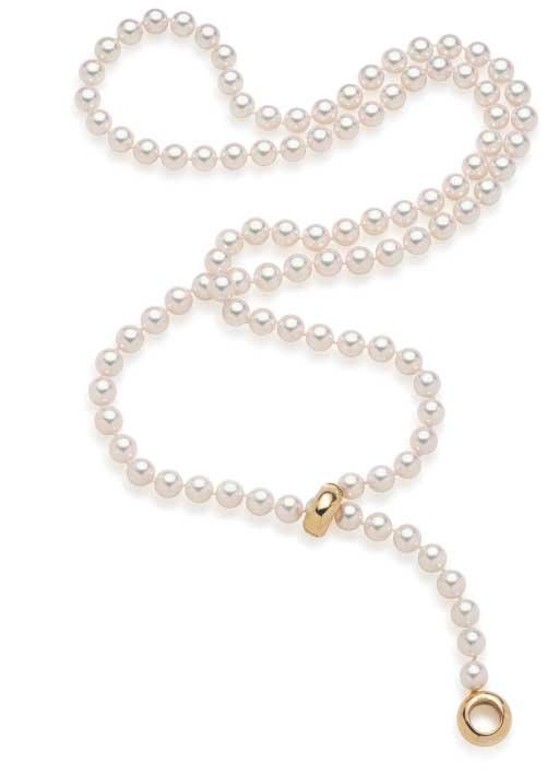 JAPANESE AKOYA CULTURED PEARLS 5 An opera-length cultured pearl necklace. Composed of 36 inches of 8 to 8.