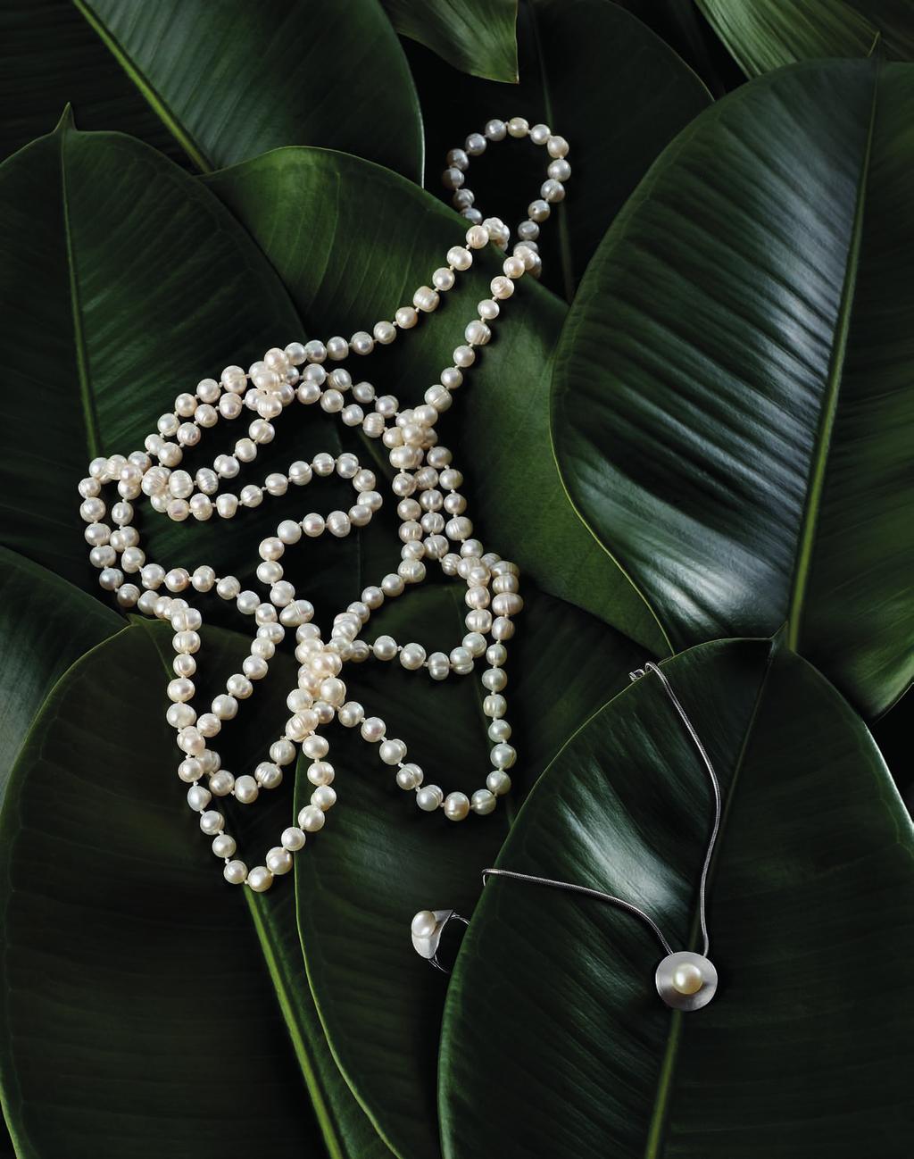 01 FRESHWATER PEARL NECKLACE CODE: 2237 69,90 White freshwater pearls, Ø 8mm, approx.