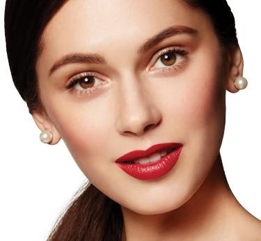 Classic Bridal Look For the bride who is inspired by the screen sirens of the