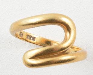 signed «Cartier». Weight: 3.93g. 1152 LUCAS 18K yellow gold ring signed «Lucas».
