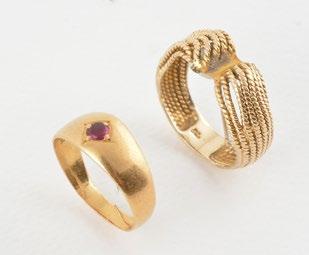 1012 22K GOLD 22K yellow gold set comprising a ring decorated with