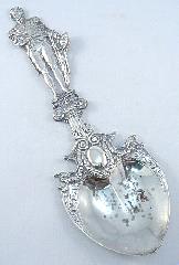 436 437 438 18th. century French pierced silver decorated spoon, possibly Paris, 1717-1722.