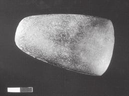 and included a reused quartz palette (Plate 4) of A-Group date (Nordström 1972, Pls 54, 191) found in a burial dating from the Classic Kerma period (Bonnet 1990, 149,