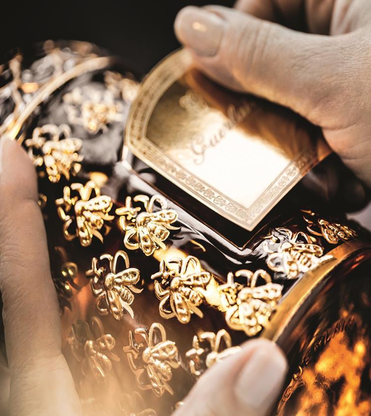 Intended for connoisseurs of the rare and beautiful, for aesthetes in search of the ultimate creations, the Exclusive Collections capture the spirit of Guerlain.