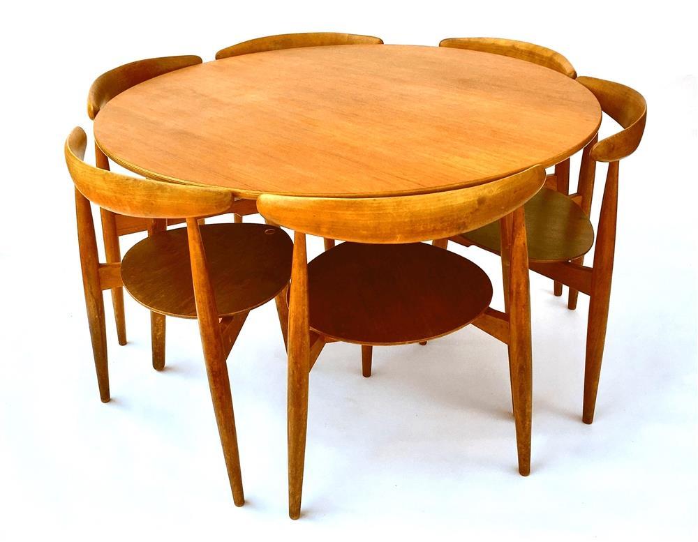 ANTIQUE SALE to include 20 th Century Design LOT 678 - HANS J WEGNER FOR FRITZ HANSEN: a 'Heart' dining table and set of six chairs THURSDAY