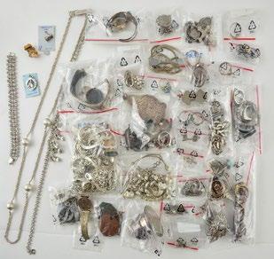 265 VARIA Lot of various jewels mainly comprising