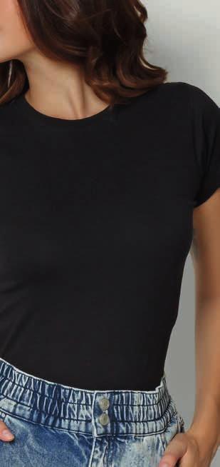 k22 Short sleeve t-shirt with 1x1 elastane ribbed neck.